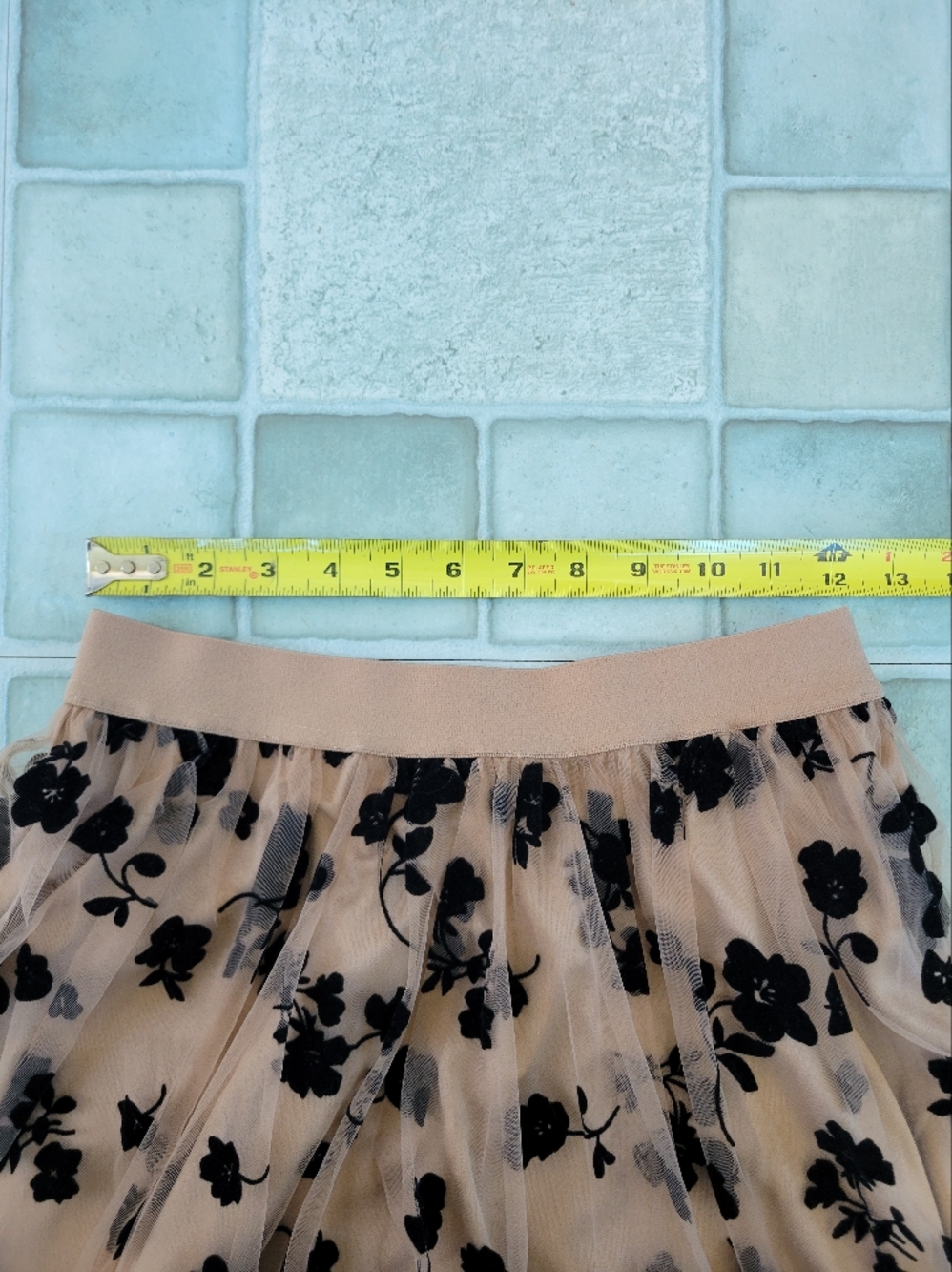 Kate Kasin Floral Tulle Midi Skirt in Beige with Black Appliqué Size Small - Picture 5 of 9